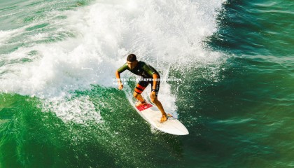 问鼎娱乐官网-切尔西与巴塞罗那女足欧冠对决因突发停电中断五分钟